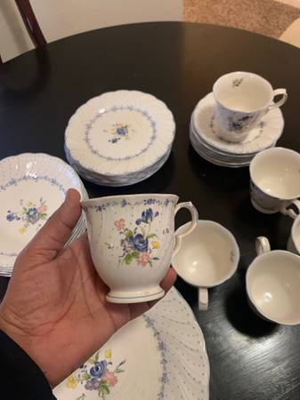 30 piece porcelain tableware