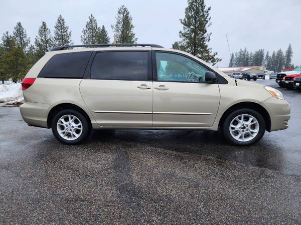 2005 Toyota Sienna AWD Leather and loaded only 160k miles