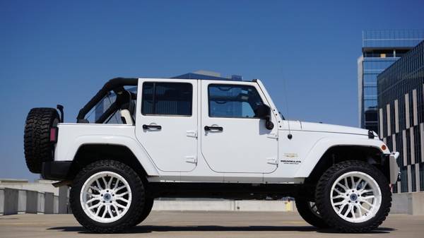 2015 Jeep Wrangler Unlimited Sahara 4WD 4DR – JD MOTORS !!