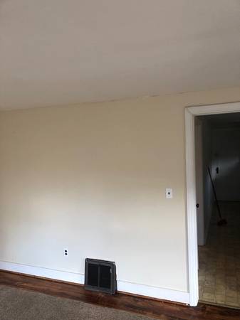 Clean one bedroom in Sidney, NY.