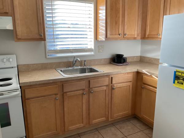 2 Bed 1 Bath with Beautiful Hardwood Flooring FREE HEAT/HW