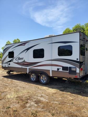 Travel Trailer, 2015 Keystone Cougar 24RKSWE 1/2 ton series