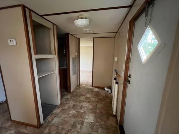 2 Bedroom, 1 Bath Mobile Home For Rent