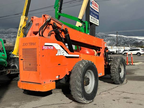 Telehandler Forklift 2005 SkyTrak 6036 4x4x4 6,000 LB 36′ Reach Diesel