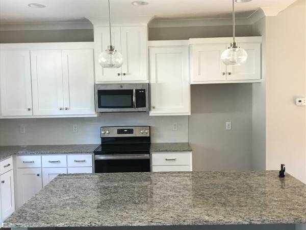 Four bedroom Fall Rental Minutes to UA Campus