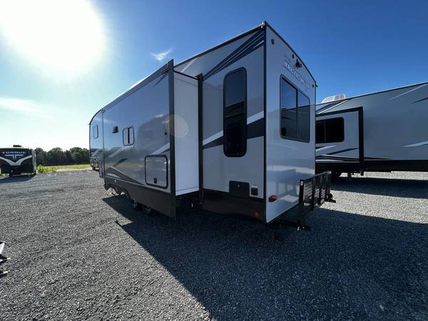 Forest River Arctic Wolf 291RL 5th Wheel RV – STORE TO DOOR DELIVERY!