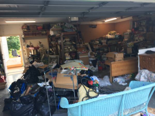 ****HELPING HAND PROPERTY CLEAN OUT ,GARAGE ,JUNK REMOVAL *** ****