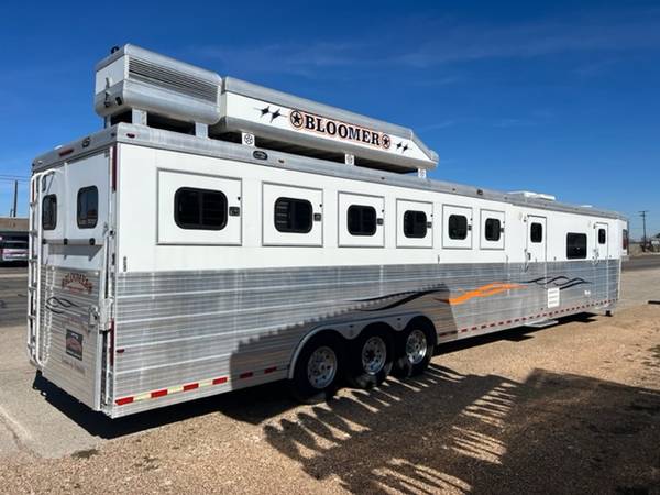 2007 Bloomer 6 Horse w/LQ