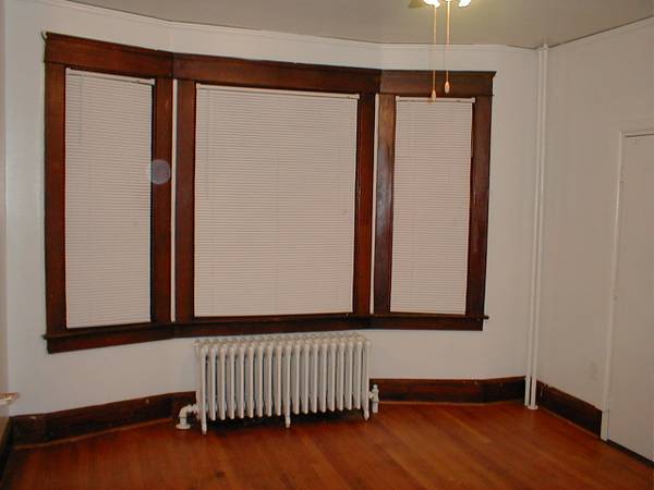 4-BR, 1st Floor Hardwood Floor Apt w/ New Kitchen, 2 Bathrooms, 6/1