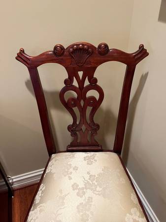 Mahogany Accent / Side / Desk Chair Fine Quality Like New