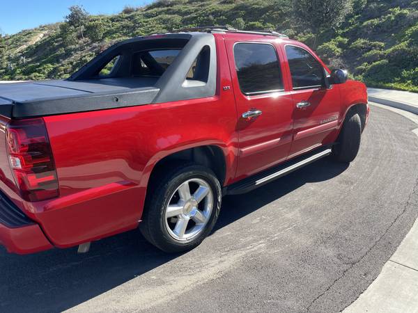 2008 Chevy Avalanche LTZ Fully Loaded 5.3 One Owner