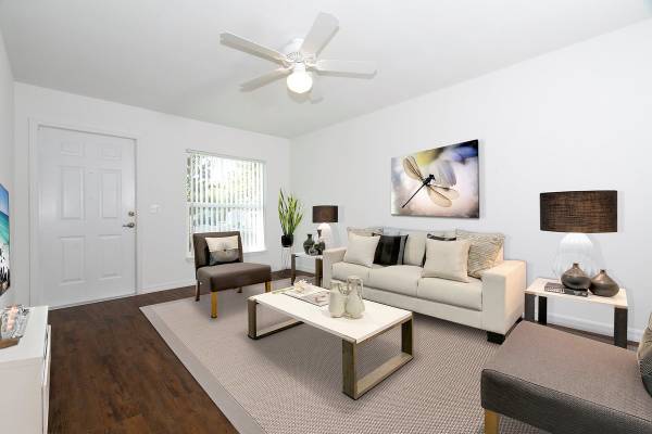 $500 OFF 1ST MONTHS RENT ON SELECT THREE BEDROOMS!!!