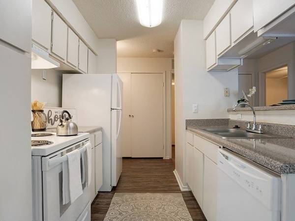 Air Conditioning, Pet Friendly, Laundry Room