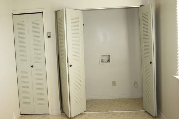 $365 1&2 Bedroom Apts