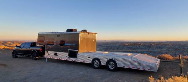 2019 Sundowner Krawler Hauler