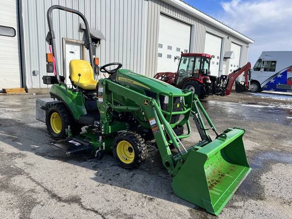 Pre-Owned 2017 John Deere 1023E Hydrostatic Tractor w/Loader & Mower