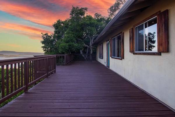 3 bedroom House with Estuary Water Views in Nature Sanctuary