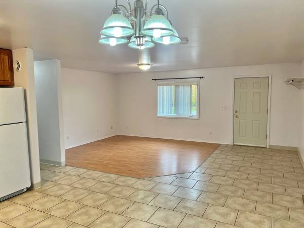 2br Very Clean, Quiet place Quality built, free heat