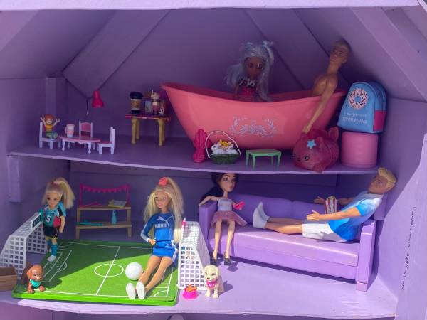 Barbie’s , ken, jojo siwa