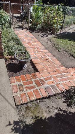 SQUEAKY CLEAN PRESSURE WASHING & GUTTER CLEANING & FENCING