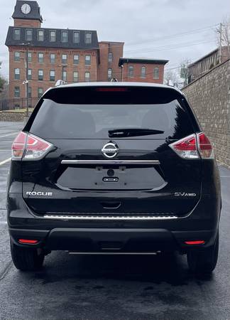 2016 Nissan Rogue SV AWD SUV 4 Cyl. Automatic LOW MILES 64K