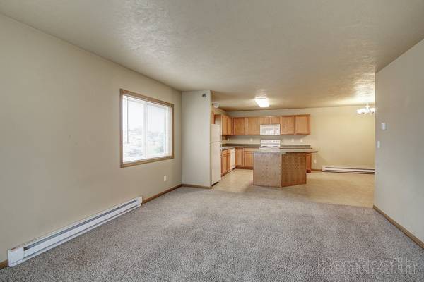 Carpeting/Vinyl, Air Conditioning, Fitness Room