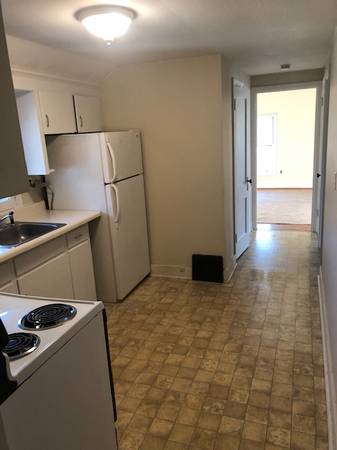 Clean one bedroom in Sidney, NY.