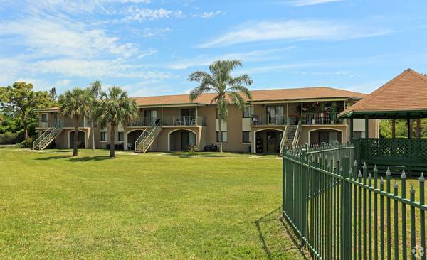 Tennis Court, Pool, On-site Maintenance