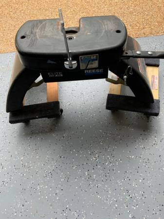 Reese ELITE RE25 5th Wheel Hitch