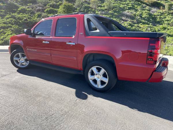 2008 Chevy Avalanche LTZ Fully Loaded 5.3 One Owner