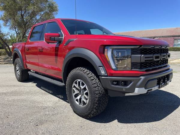 **GEN 3 RAPTOR** 2021 FORD F-150 RAPTOR, LIKE NEW, BEDCOVER AND LINER