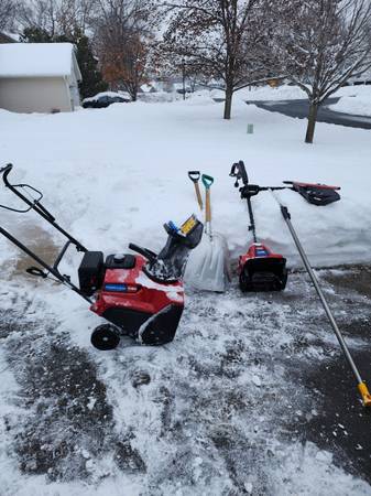 ICE DAM-SNOW REMOVAL OFF ROOF TOPS