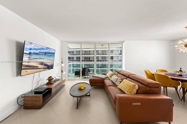 Spacious Furnished 2 bed / 2 bath At **1800 Club** Edgewater