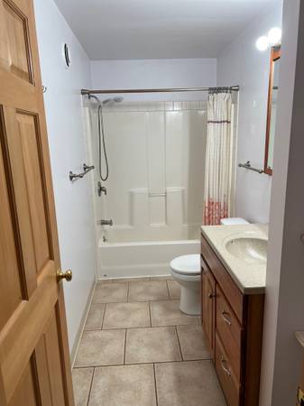 2br Very Clean, Quiet place Quality built, free heat