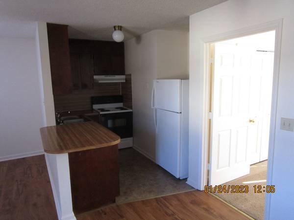 Village Park Townhome #739 – 1 Br, 1 Bath Unit – $670.