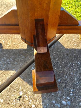 (REDUCED AGAIN ) ANTIQUE OAK DINING TABLE