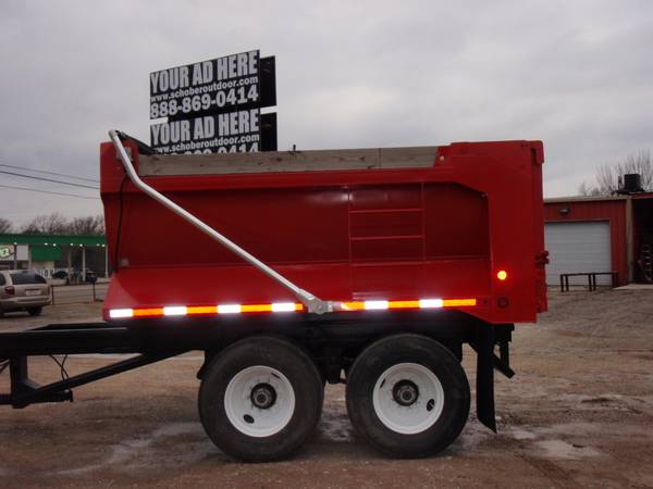 1985 Half Round Clements Pup Trailer