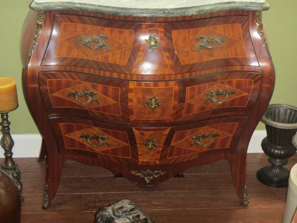 Amazing Bombay Style Chest