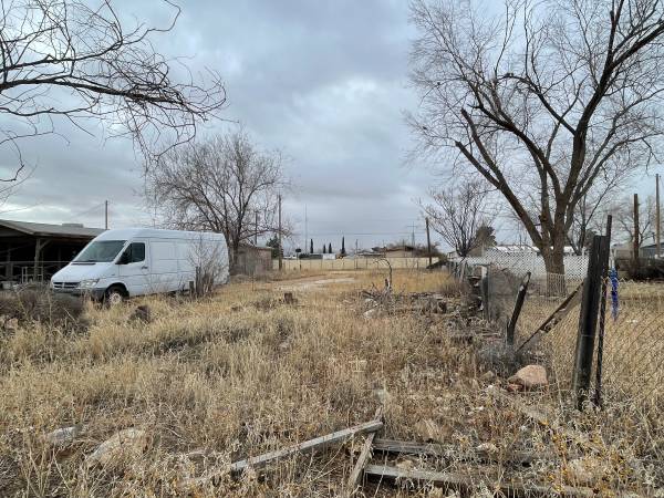 Kingman Residential Lot with utilities/Owner Financing