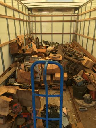 ****HELPING HAND PROPERTY CLEAN OUT ,GARAGE ,JUNK REMOVAL *** ****