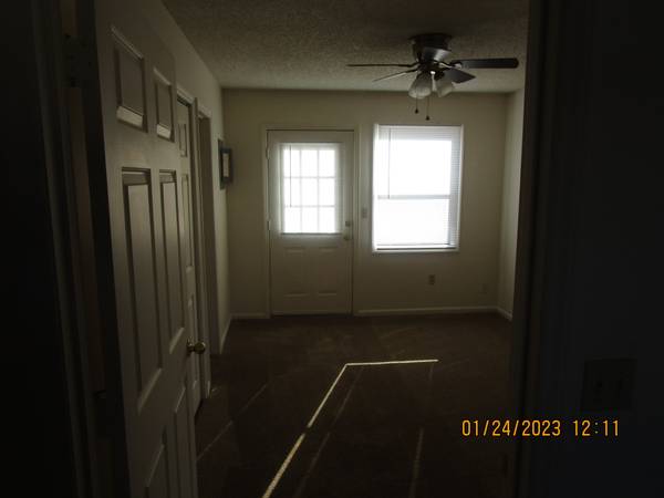 Village Park Townhome #739 – 1 Br, 1 Bath Unit – $670.