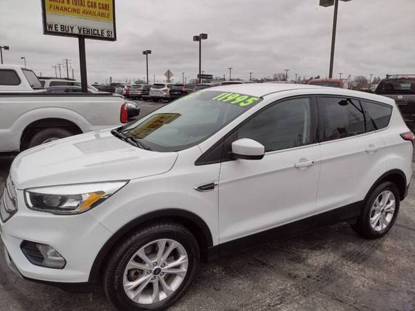 2017 Ford Escape SE AWD rear camera loaded sharp!