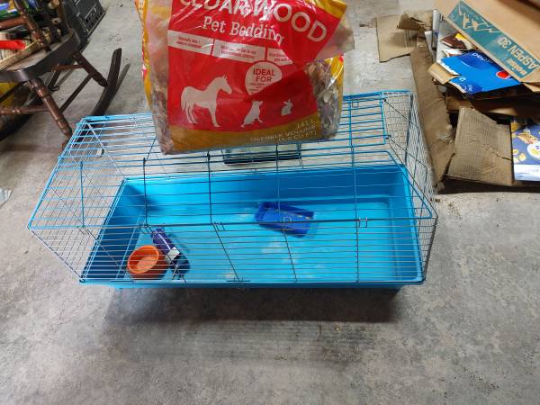 multiple rodent/reptile/spider cages