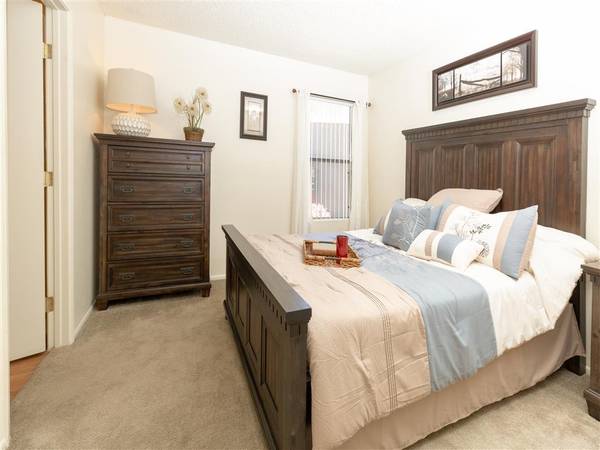 Plush Carpet & Woodgrain Flooring, Pet Friendly, Picnic Area