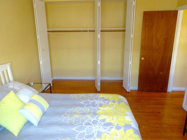 2 Bedroom Apartment $1254 Heat and Hot Water New London, CT