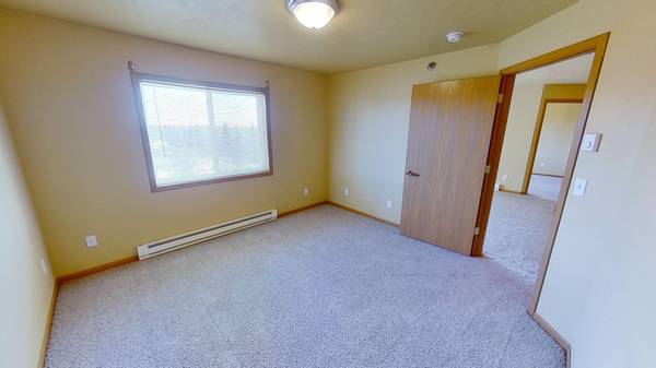 Carpeting/Vinyl, Air Conditioning, Fitness Room