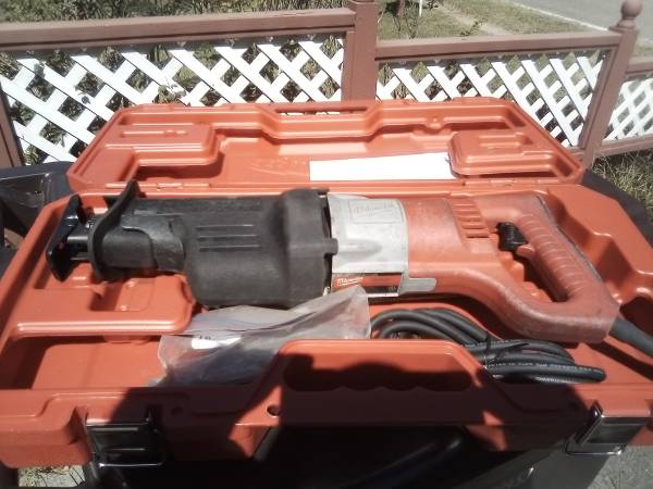 Milwaukee Corded Sawzall W/Plastic Carry Case