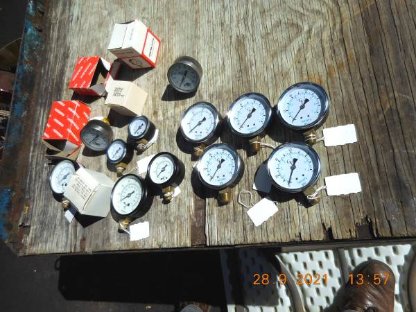 Pressure Gauges New Lot of 14