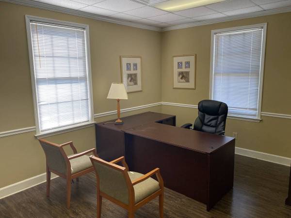 ?? Executive Office suites for Rent.