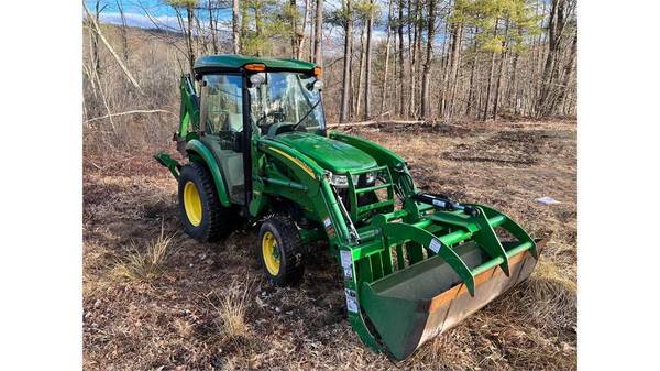 John Deere 3046R HST 4×4 Cab Tractor w/ Loader & Backhoe